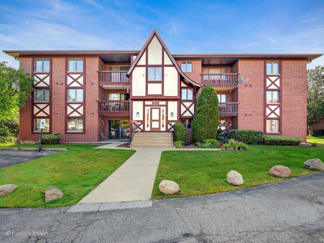10522 Palos Pl. #C, Palos Hills, IL 60465
