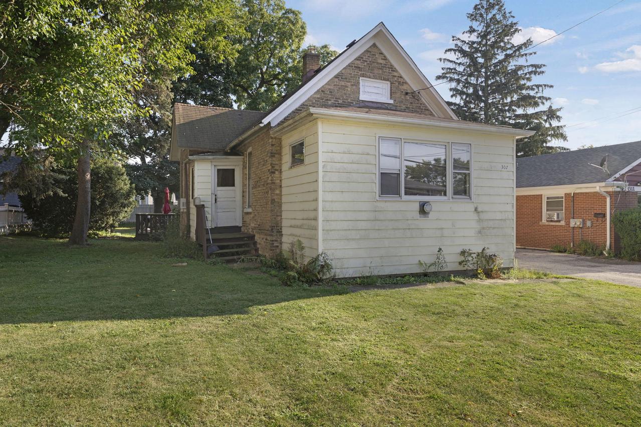 307 Prairie Ave., Highwood, IL 60040