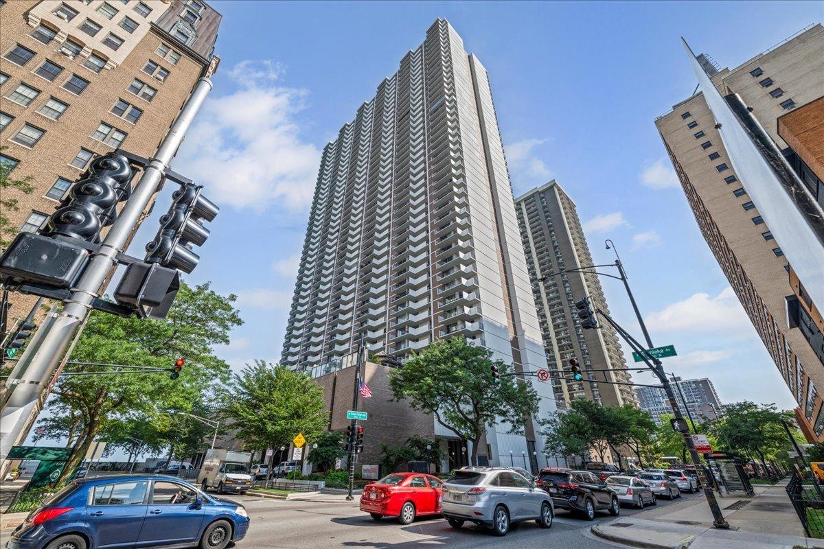 6033 N Sheridan Rd. #37L, Chicago, IL 60660