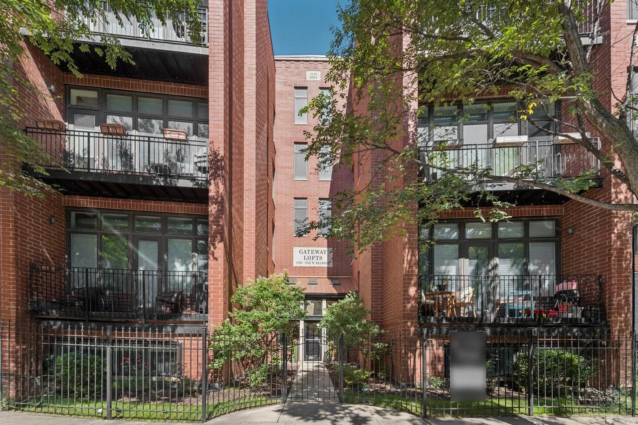 1738 W Belmont Ave. #1R, Chicago, IL 60657