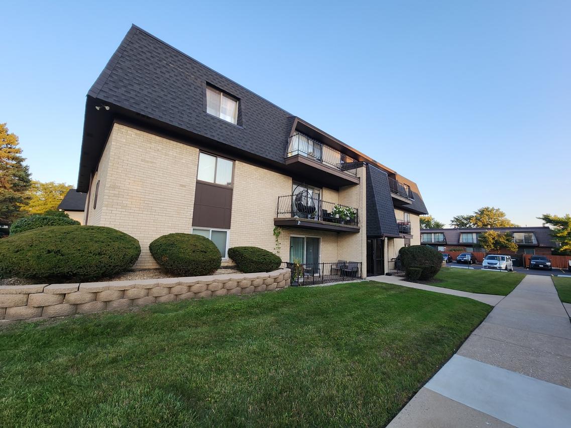 11131 S 84th Ave. #1A, Palos Hills, IL 60465