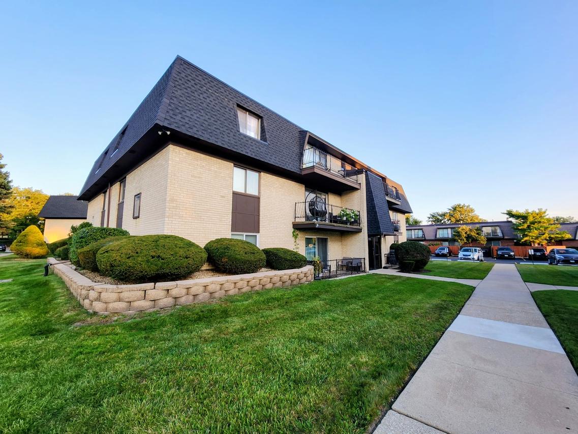 11131 S 84th Ave. #1A, Palos Hills, IL 60465