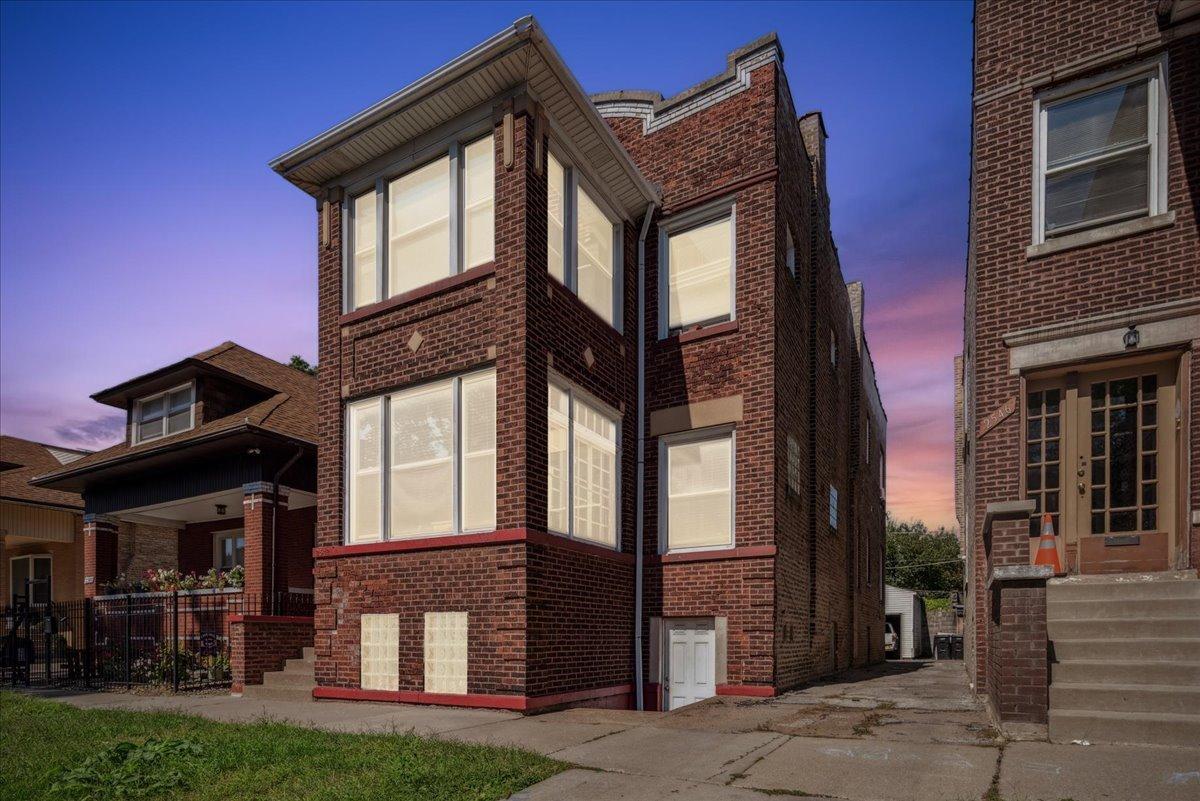 2542 E 73rd St., Chicago, IL 60649