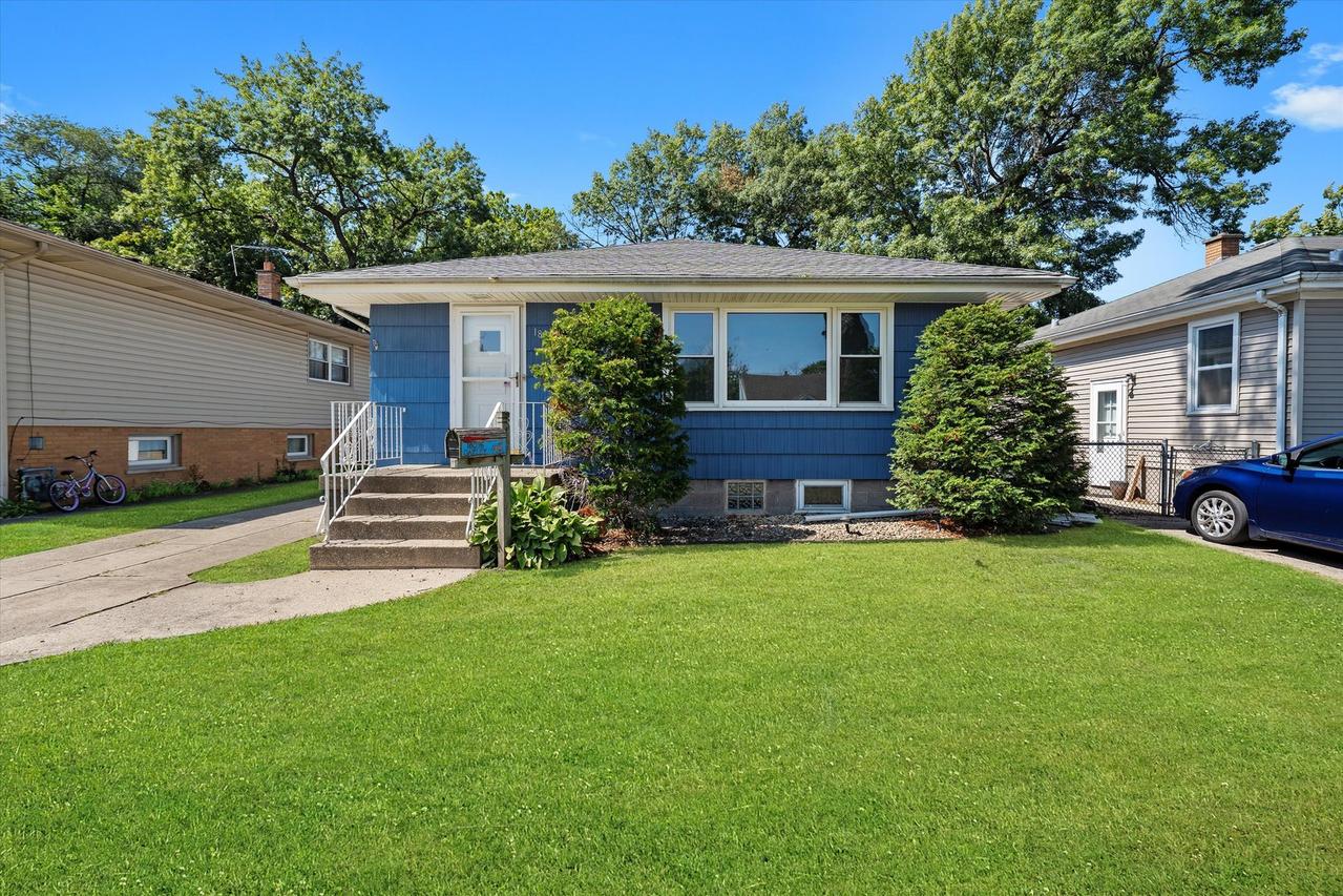 18036 Oakley Ave., Lansing, IL 60438