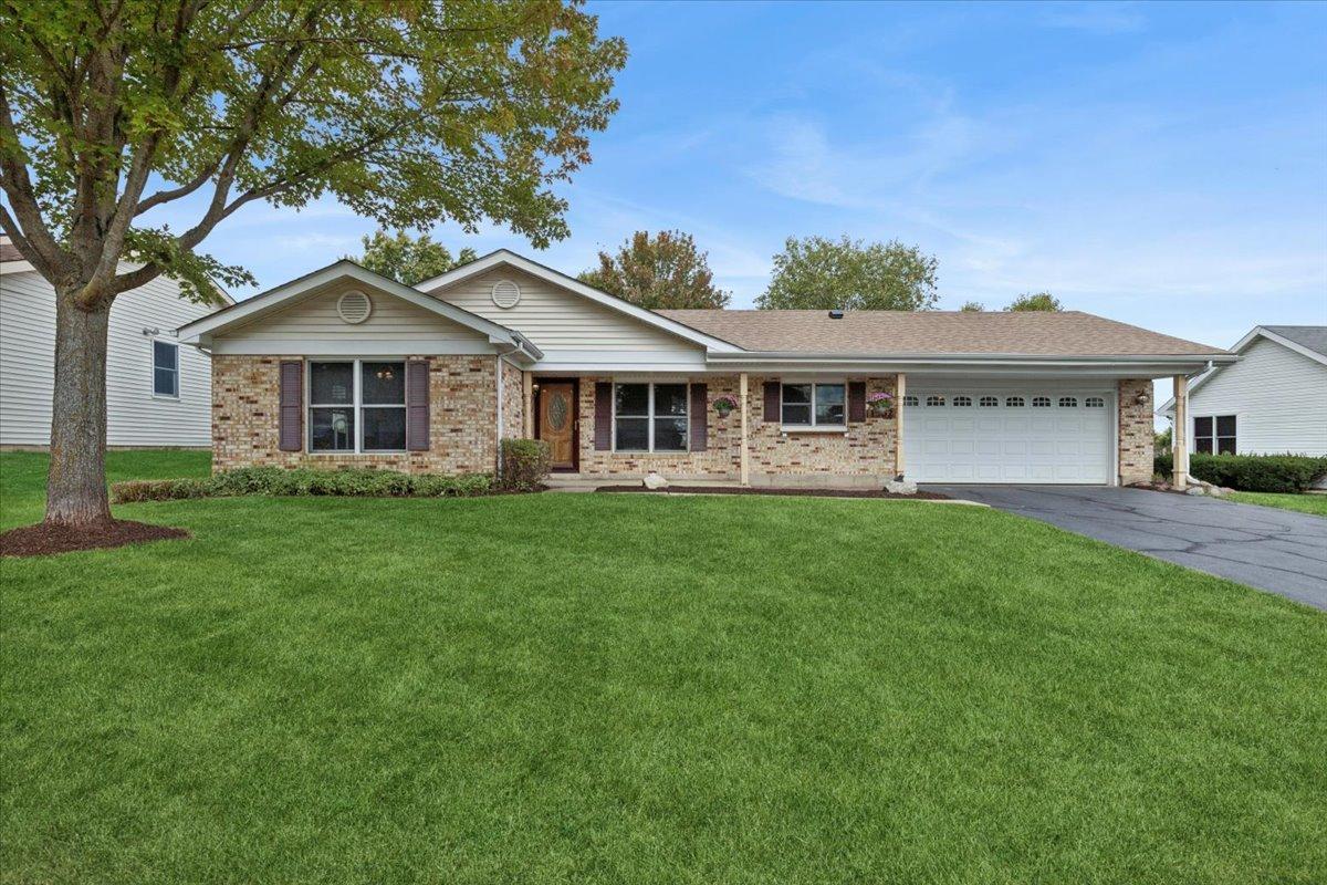 1362 S Parkview Ter., Algonquin, IL 60102