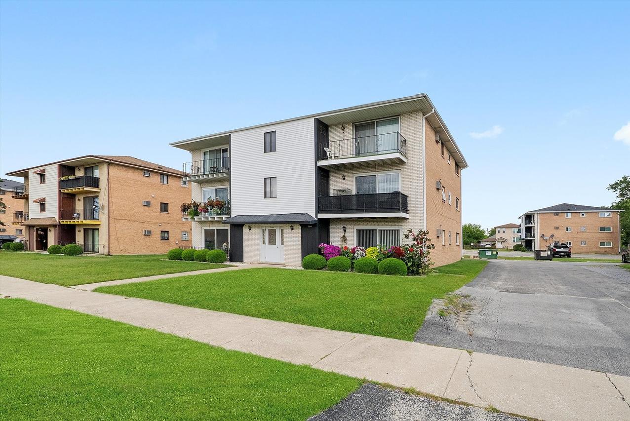 7306 W 86th St. #3B, Bridgeview, IL 60455
