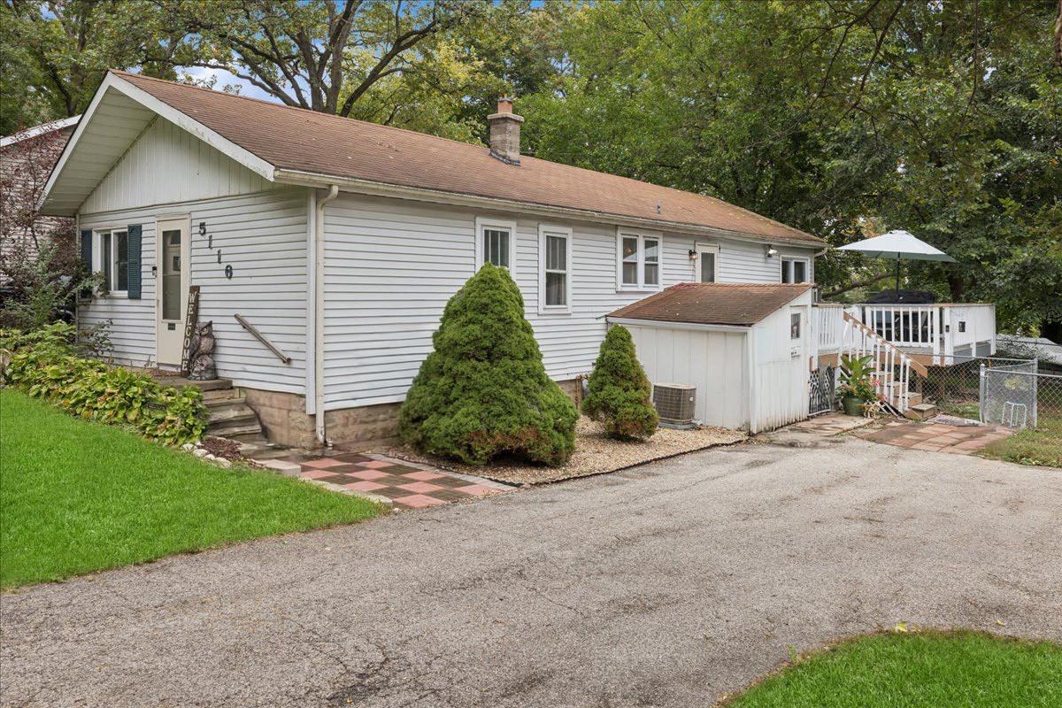 5116 Willow Dr., Wonder Lake, IL 60097