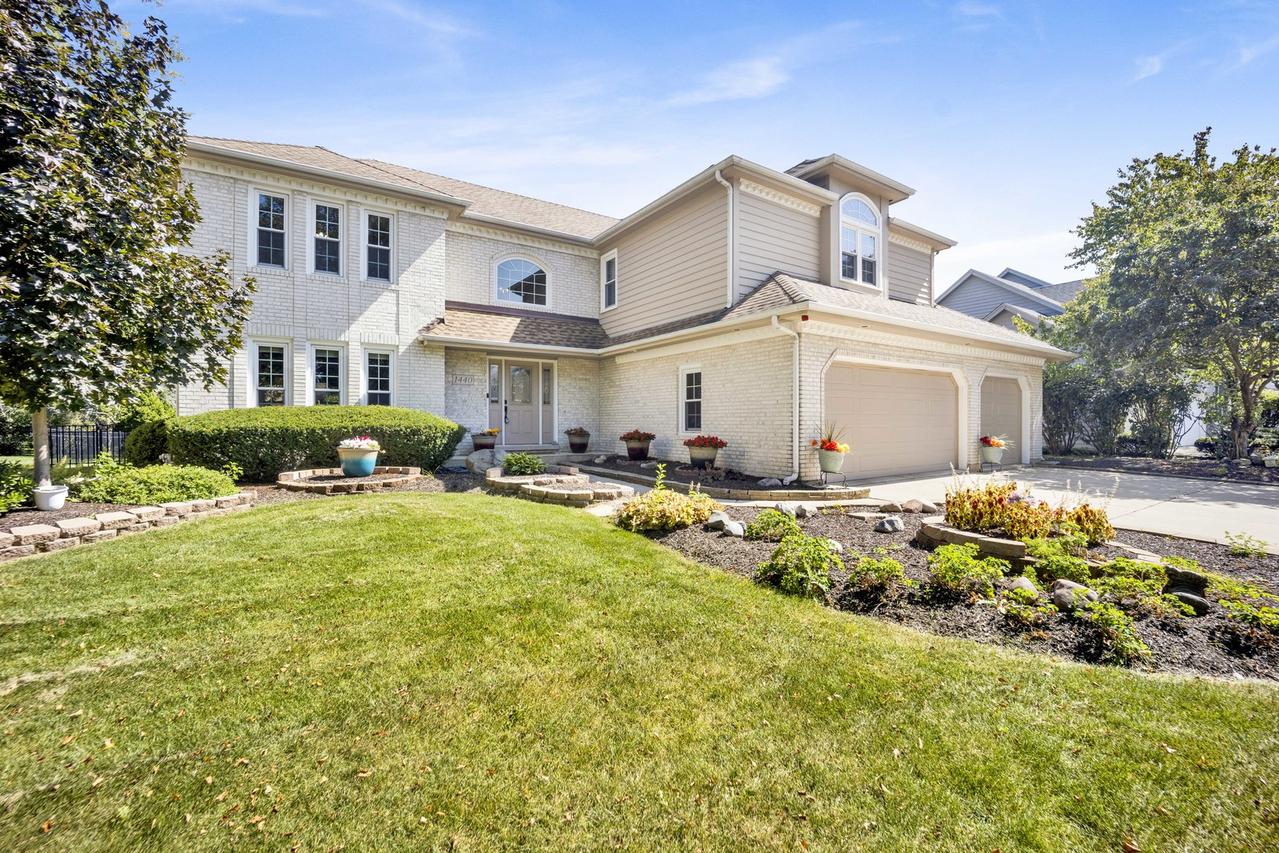 1440 Monarch Cir., Naperville, IL 60564