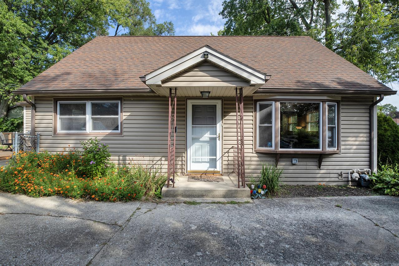 3916 Liberty Blvd., Westmont, IL 60559