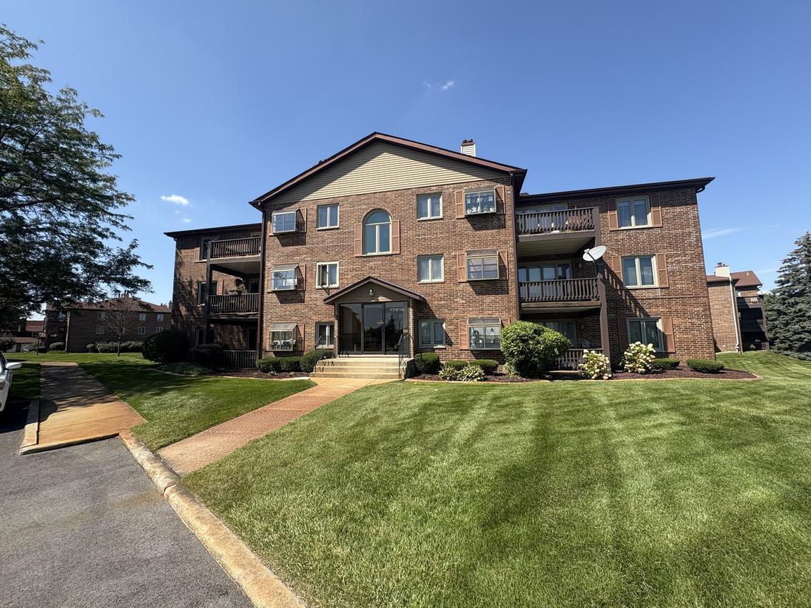 17218 Ridgeland Ave. #3s, Tinley Park, IL 60477