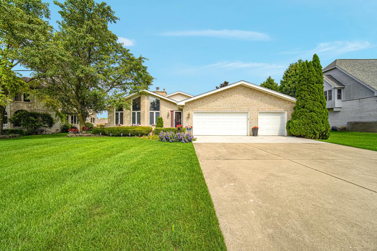 14761 S Marilynn Ln., Homer Glen, IL 60491