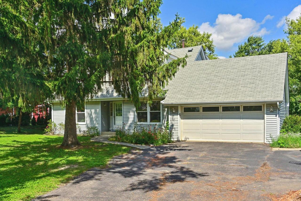 910 Vera Ln., Wheeling, IL 60090