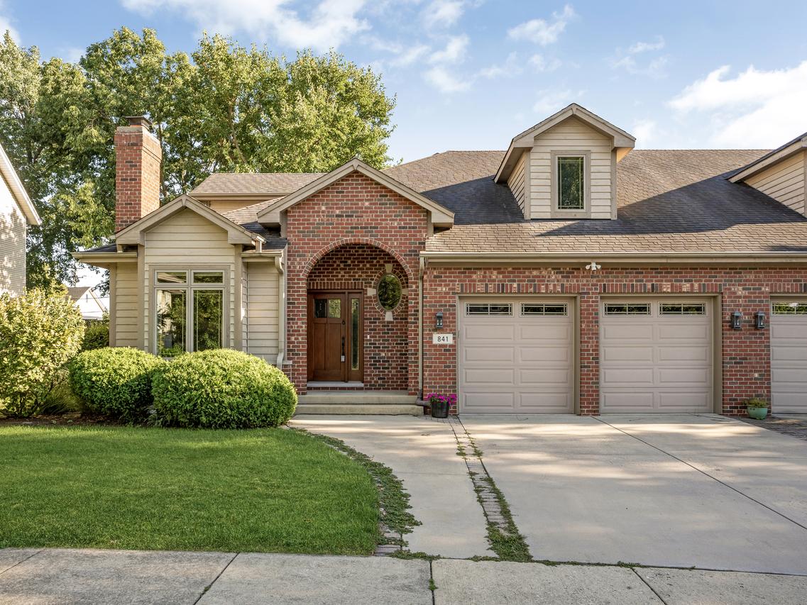 841 Rogers St., Downers Grove, IL 60515
