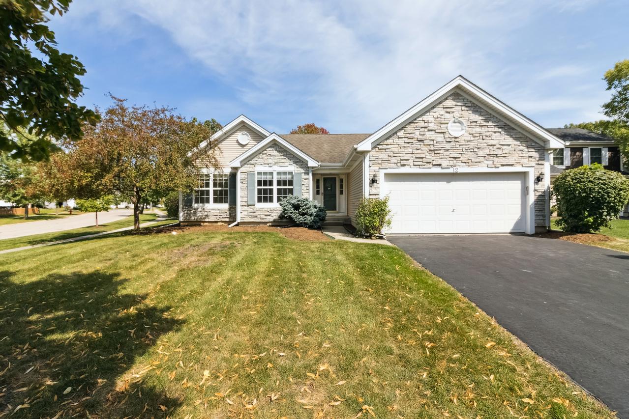 2 Melbourne Ct., Lake In The Hills, IL 60156