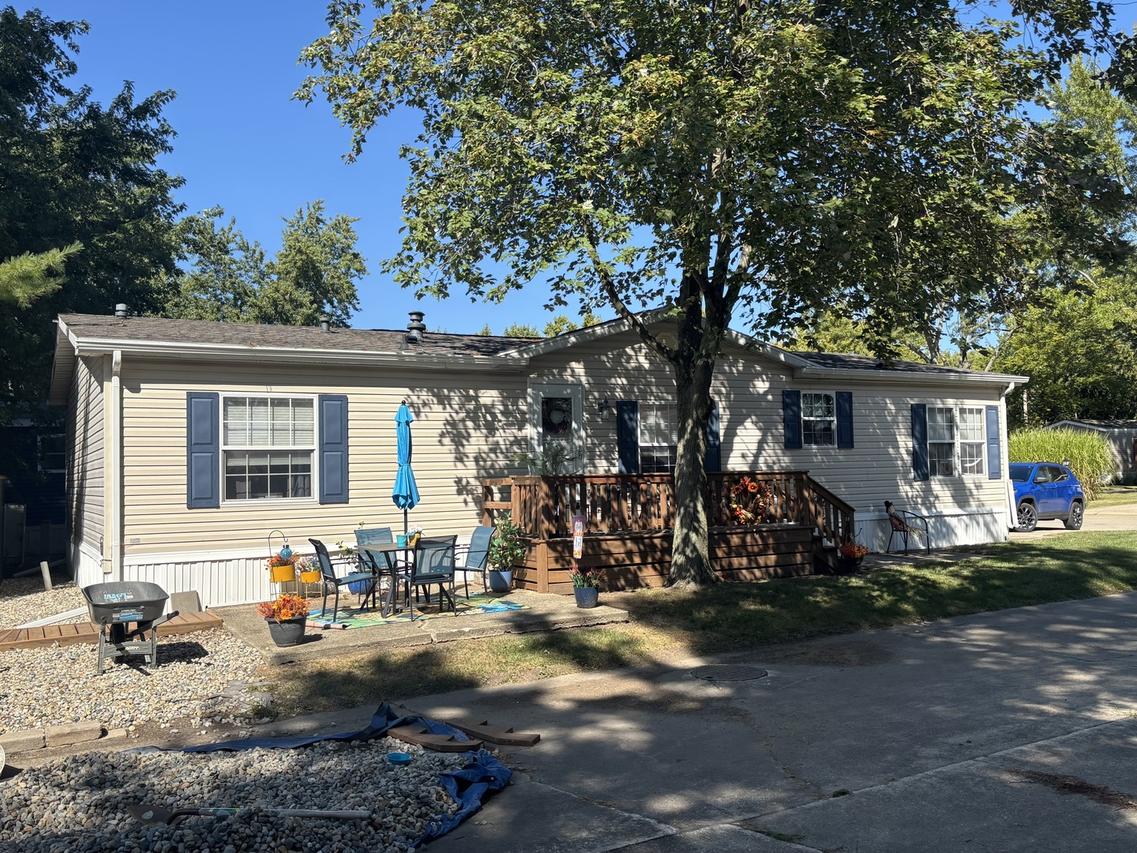 41 Coachman Dr., Monticello, IL 61856