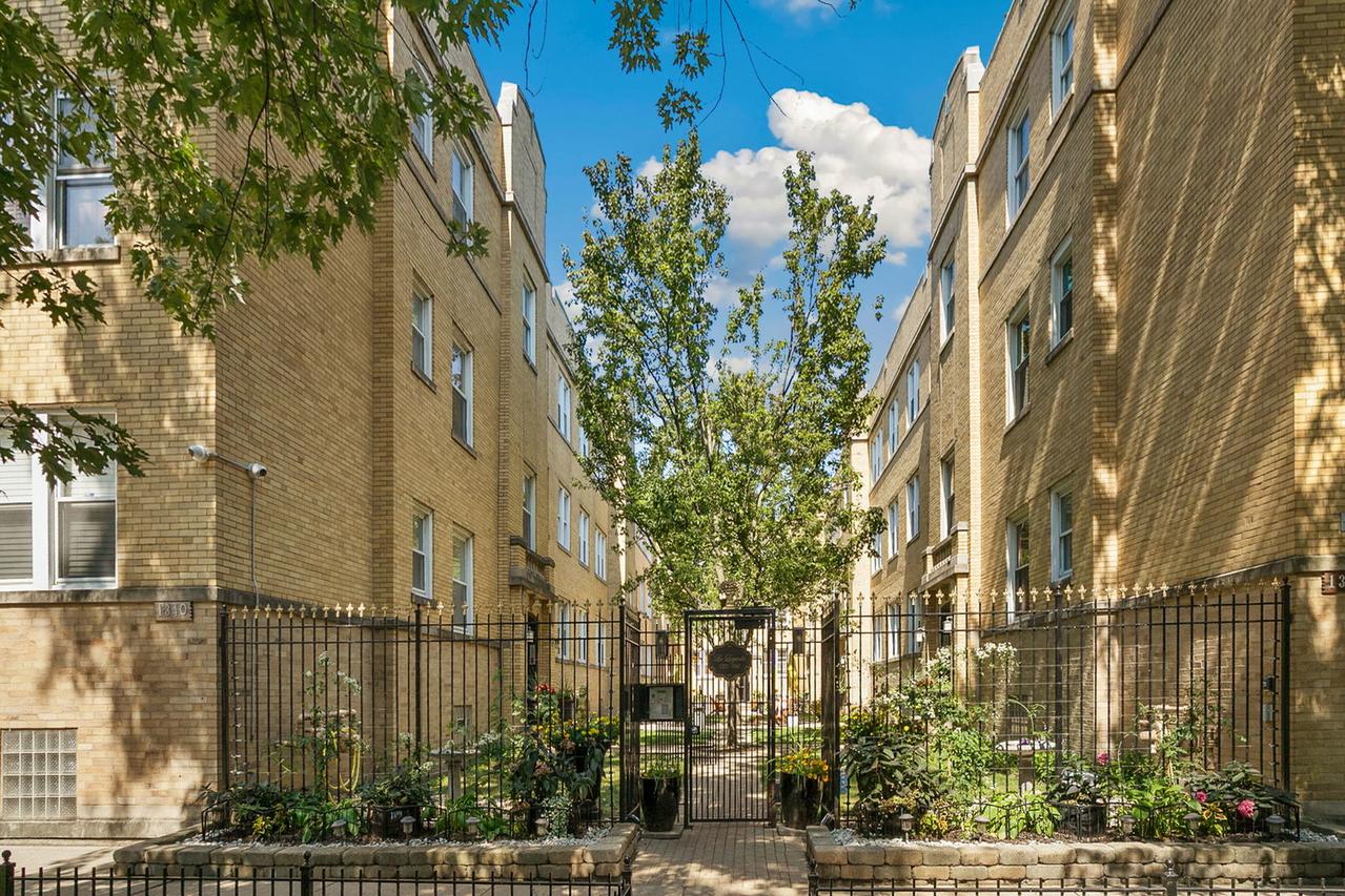 1338 W Estes Ave. #3N, Chicago, IL 60626