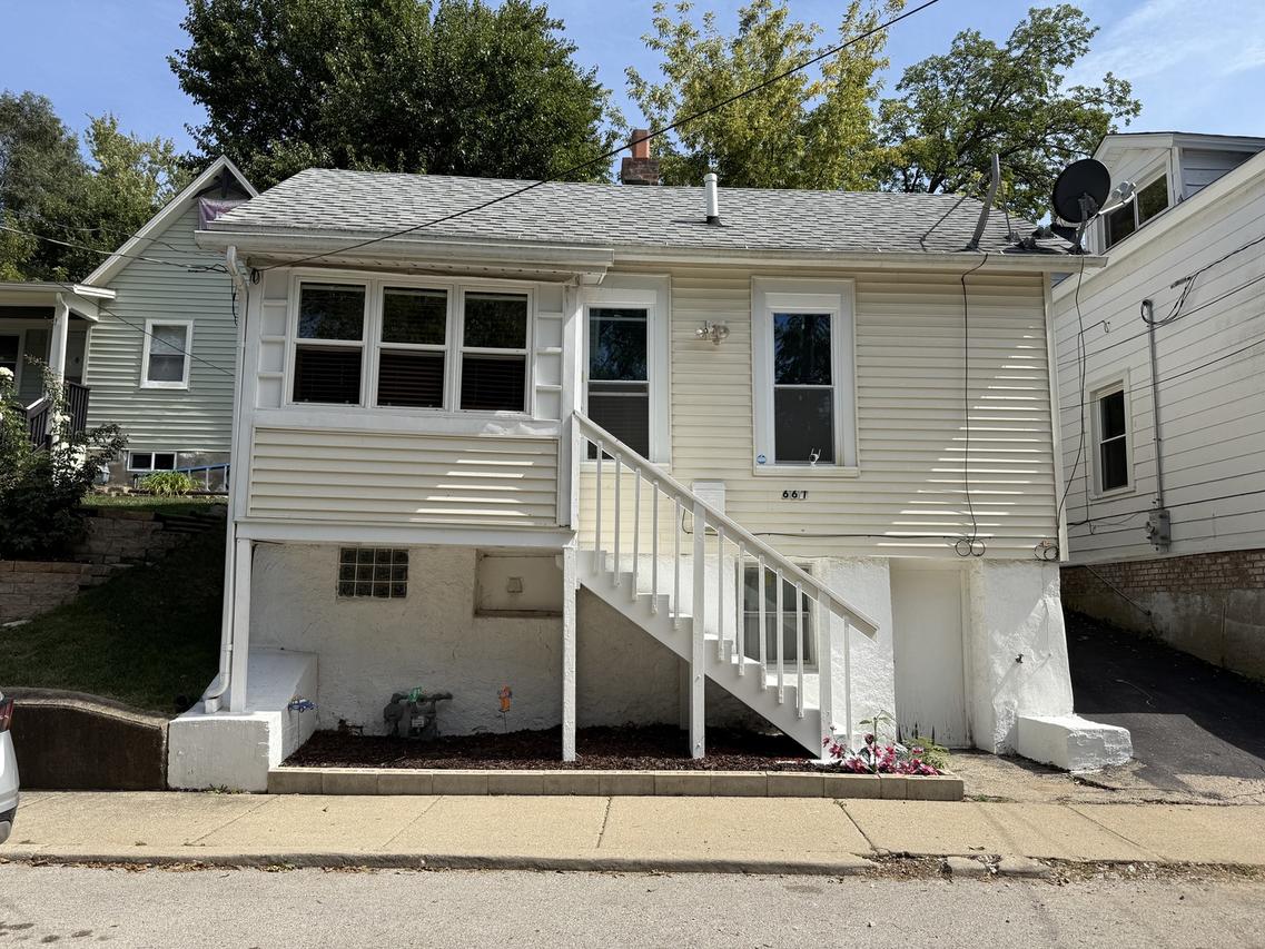 661 Wellington St., Elgin, IL 60120