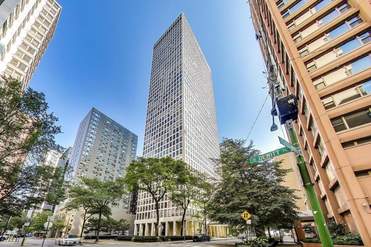 260 E Chestnut St. #1509, Chicago, IL 60611