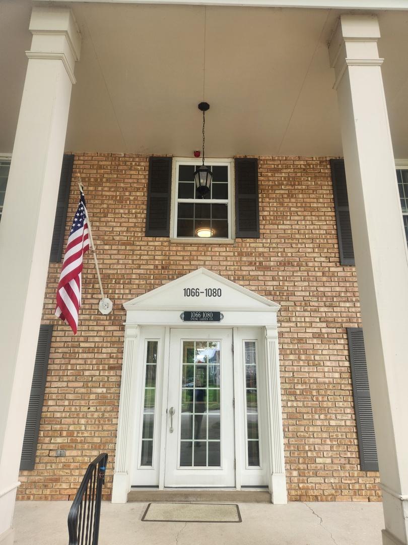 1066 Spring Garden Cir. #66, Naperville, IL 60563