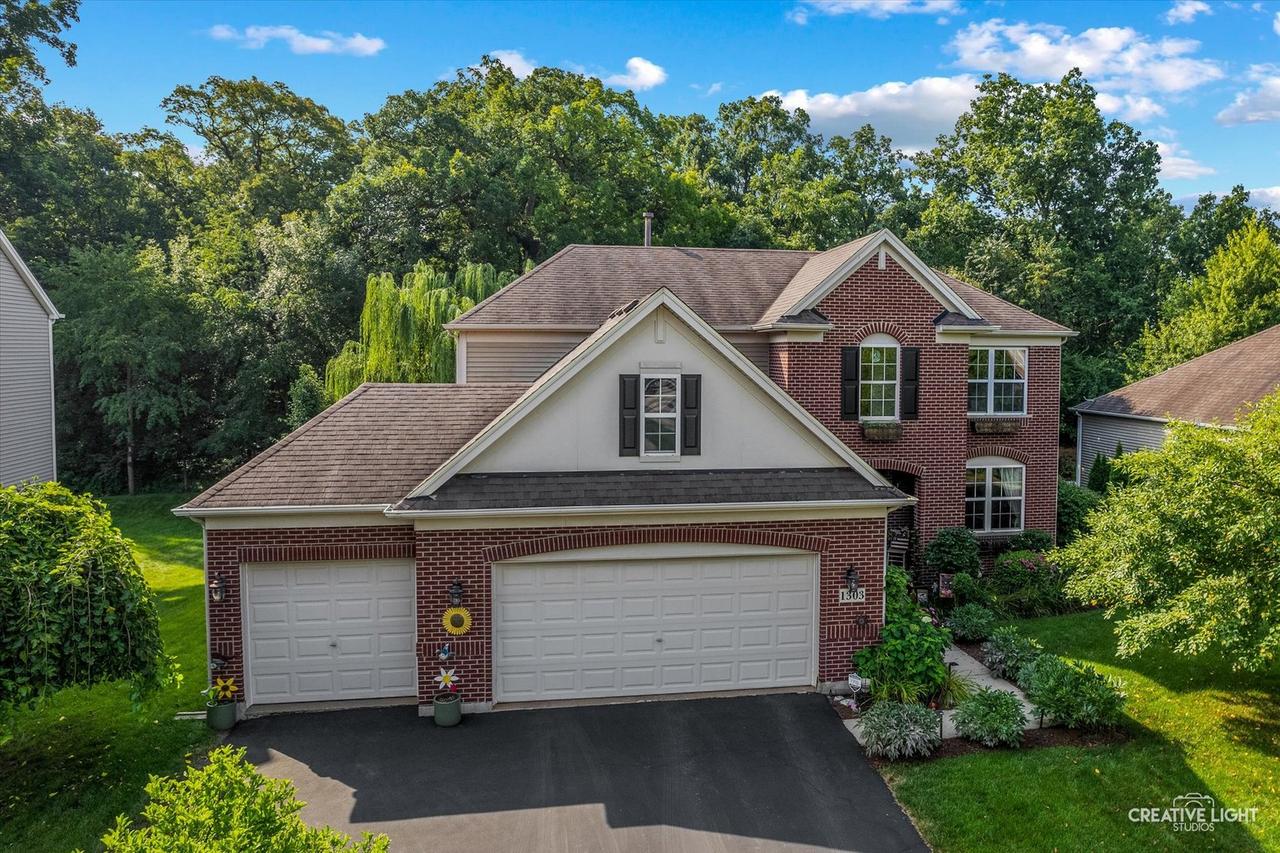 1303 Dorr Dr., Sugar Grove, IL 60554