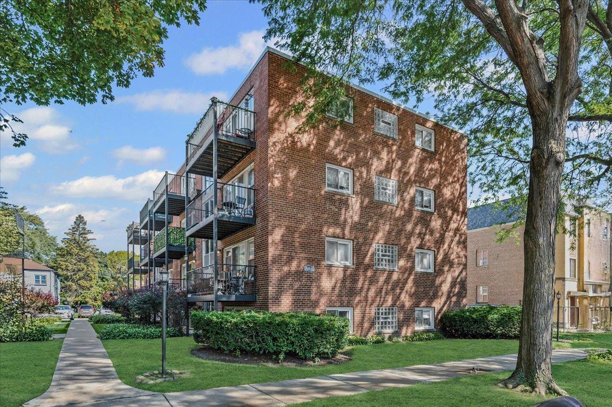 2620 W Catalpa Ave. #1A, Chicago, IL 60625
