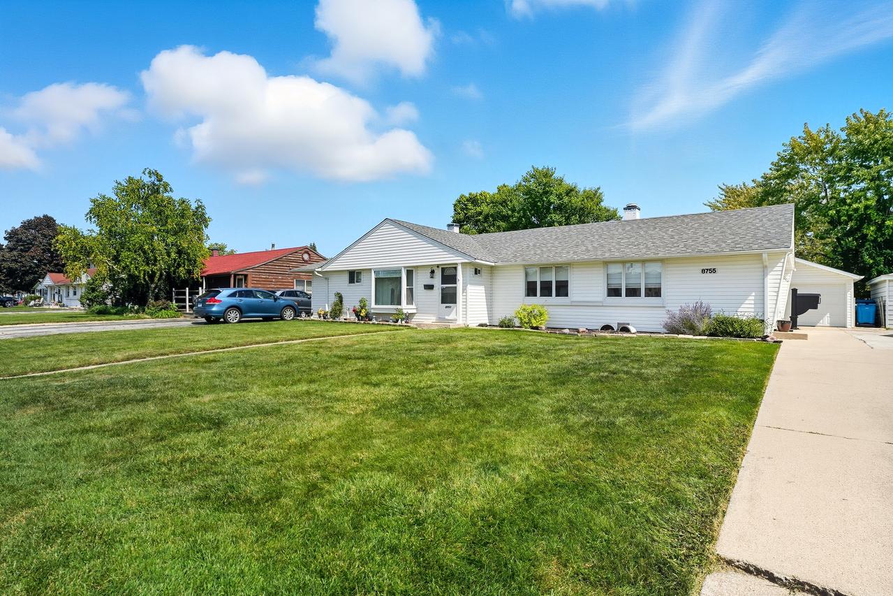 8755 S Corcoran Rd., Hometown, IL 60456