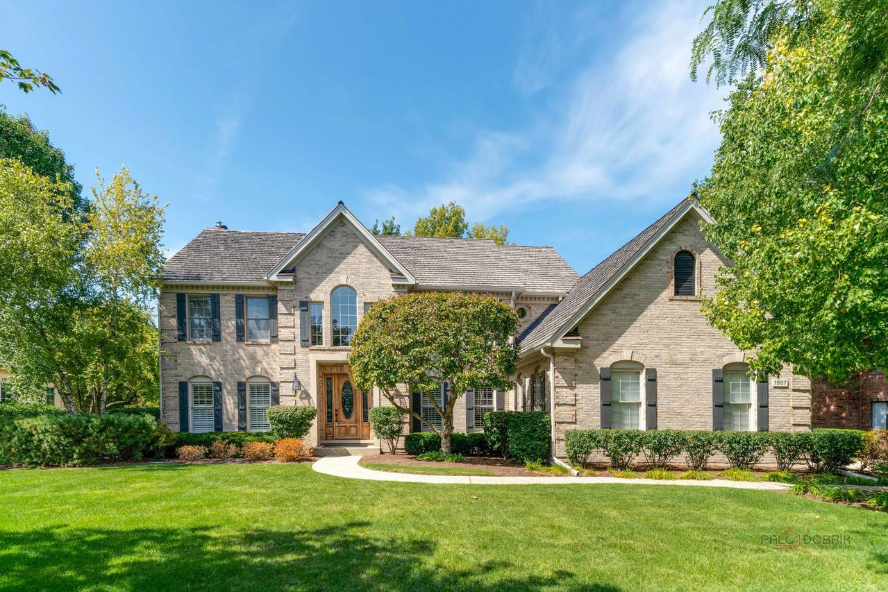 1607 Mulberry Dr., Libertyville, IL 60048