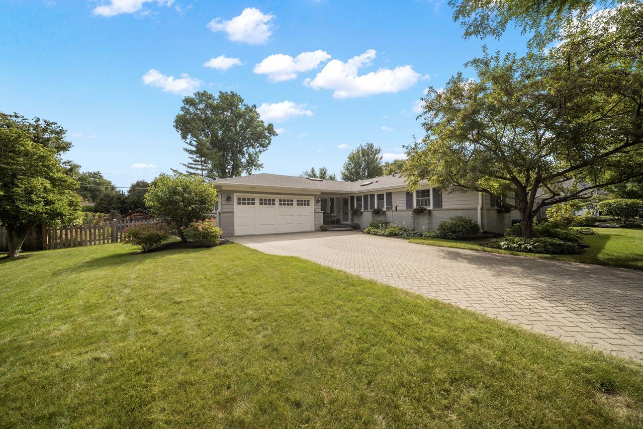 275 Ingram St., Northfield, IL 60093