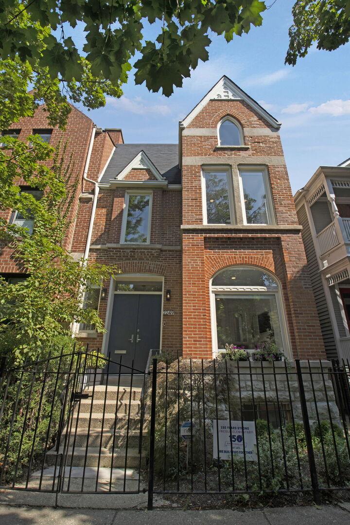 2249 N Geneva Ter., Chicago, IL 60614