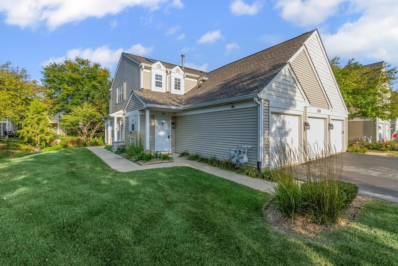 2220 Waterleaf Ct. #204, Naperville, IL 60564