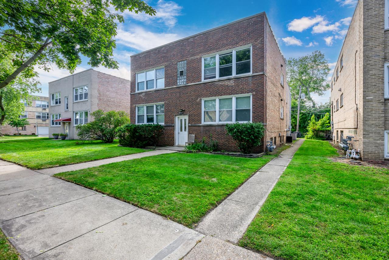8836 Bronx Ave., Skokie, IL 60077