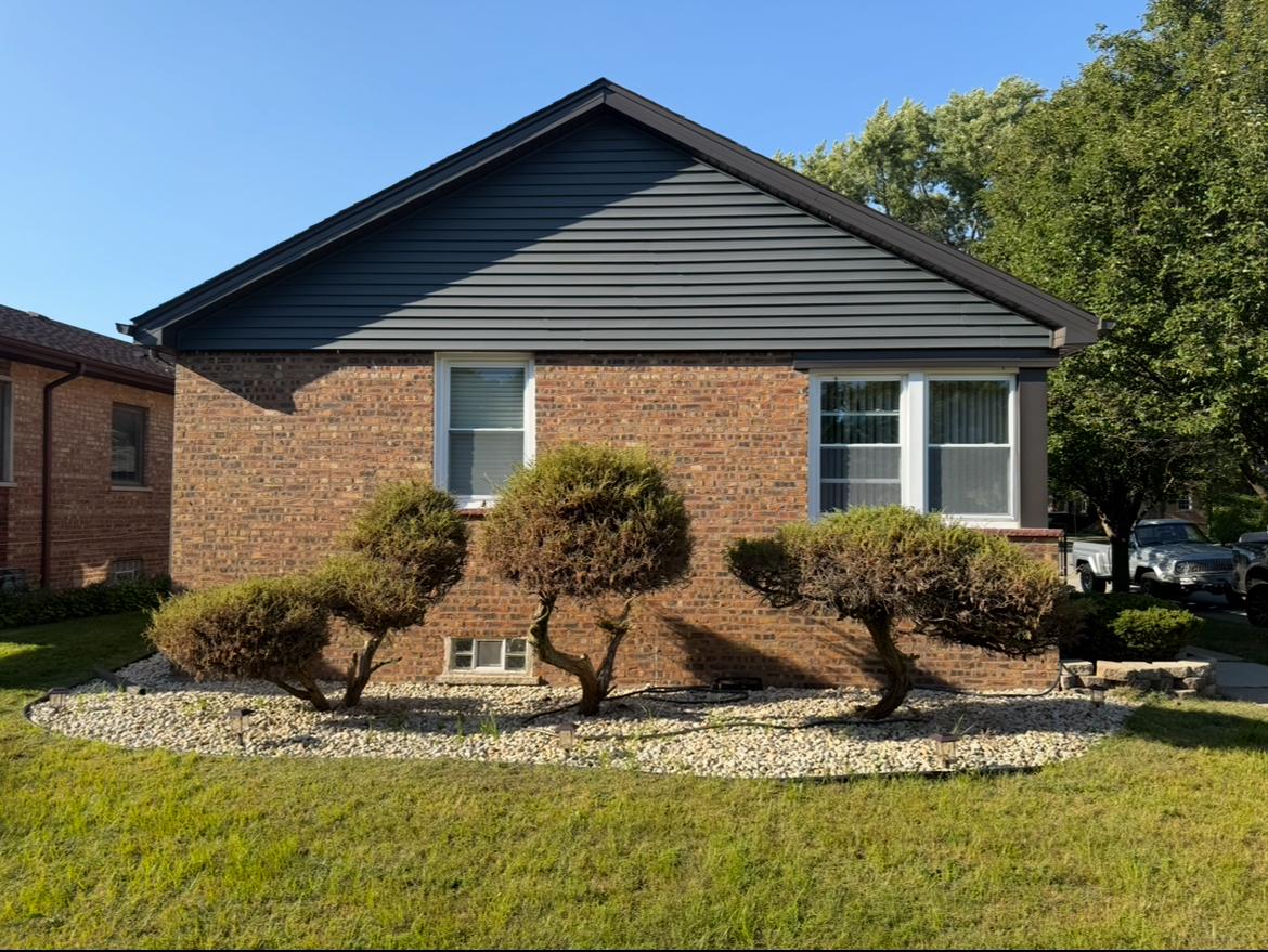 9858 S Millard Ave., Evergreen Park, IL 60805