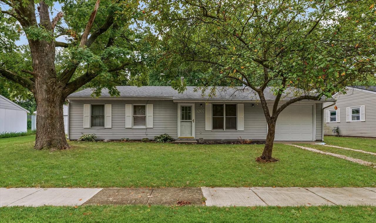 3207 Ridgewood Dr., Champaign, IL 61821
