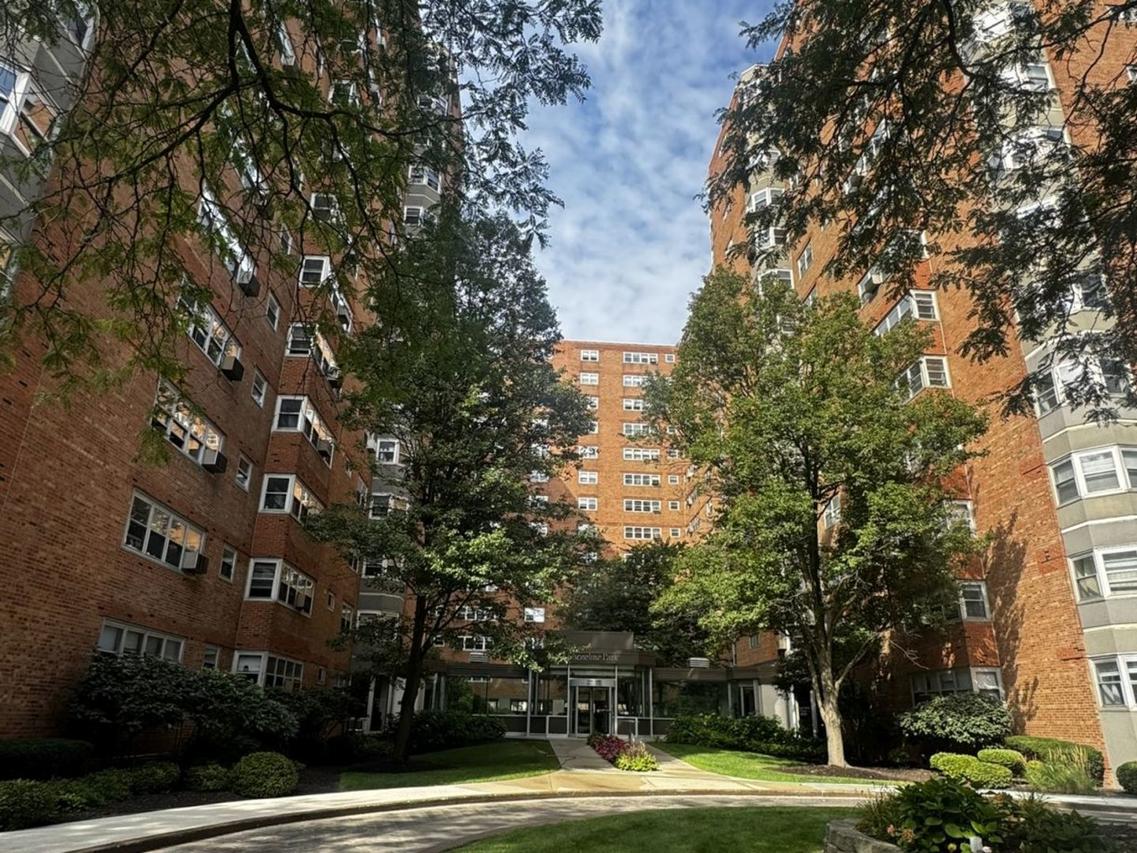4960 N Marine Dr. #610, Chicago, IL 60640