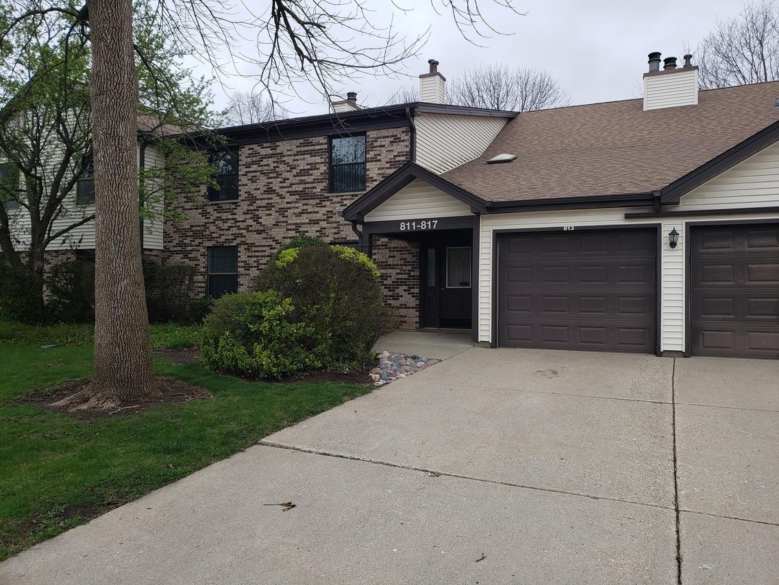 813 Stradford Cir., Buffalo Grove, IL 60089