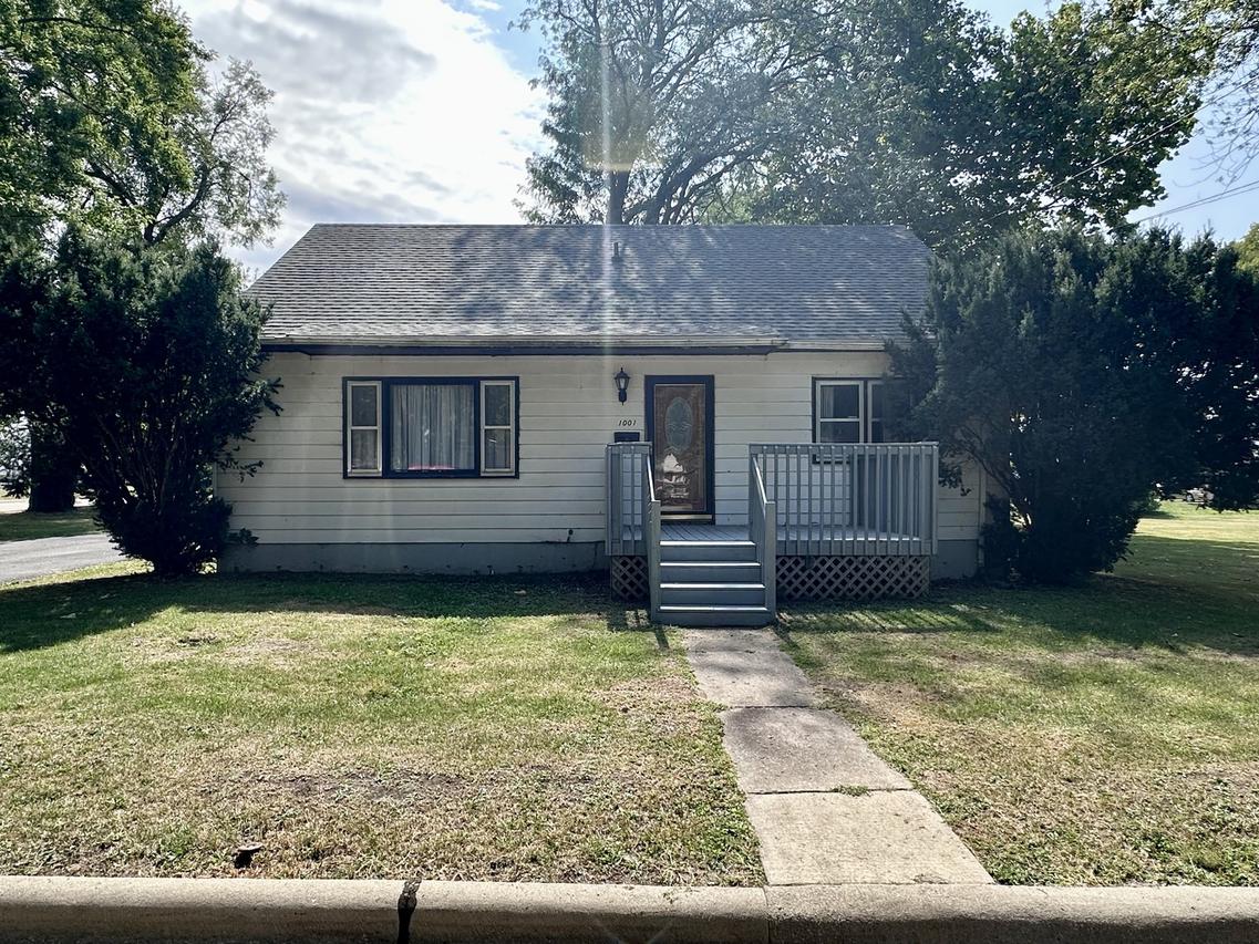 1001 W 8th St., Sterling, IL 61081