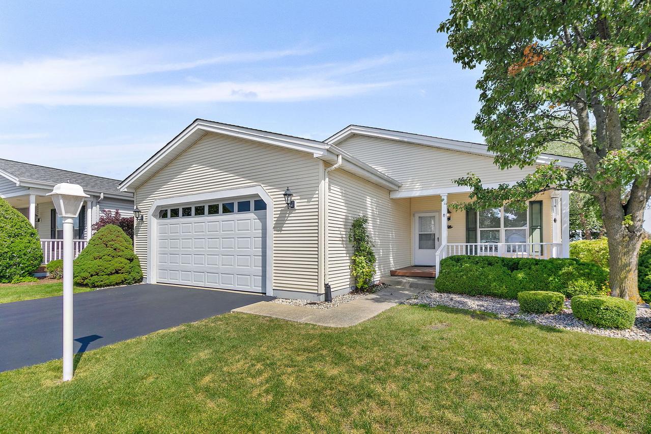 115 Hunter Ct., Grayslake, IL 60030