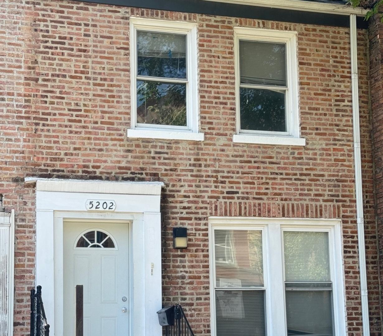 5202 S Calumet Ave., Chicago, IL 60615
