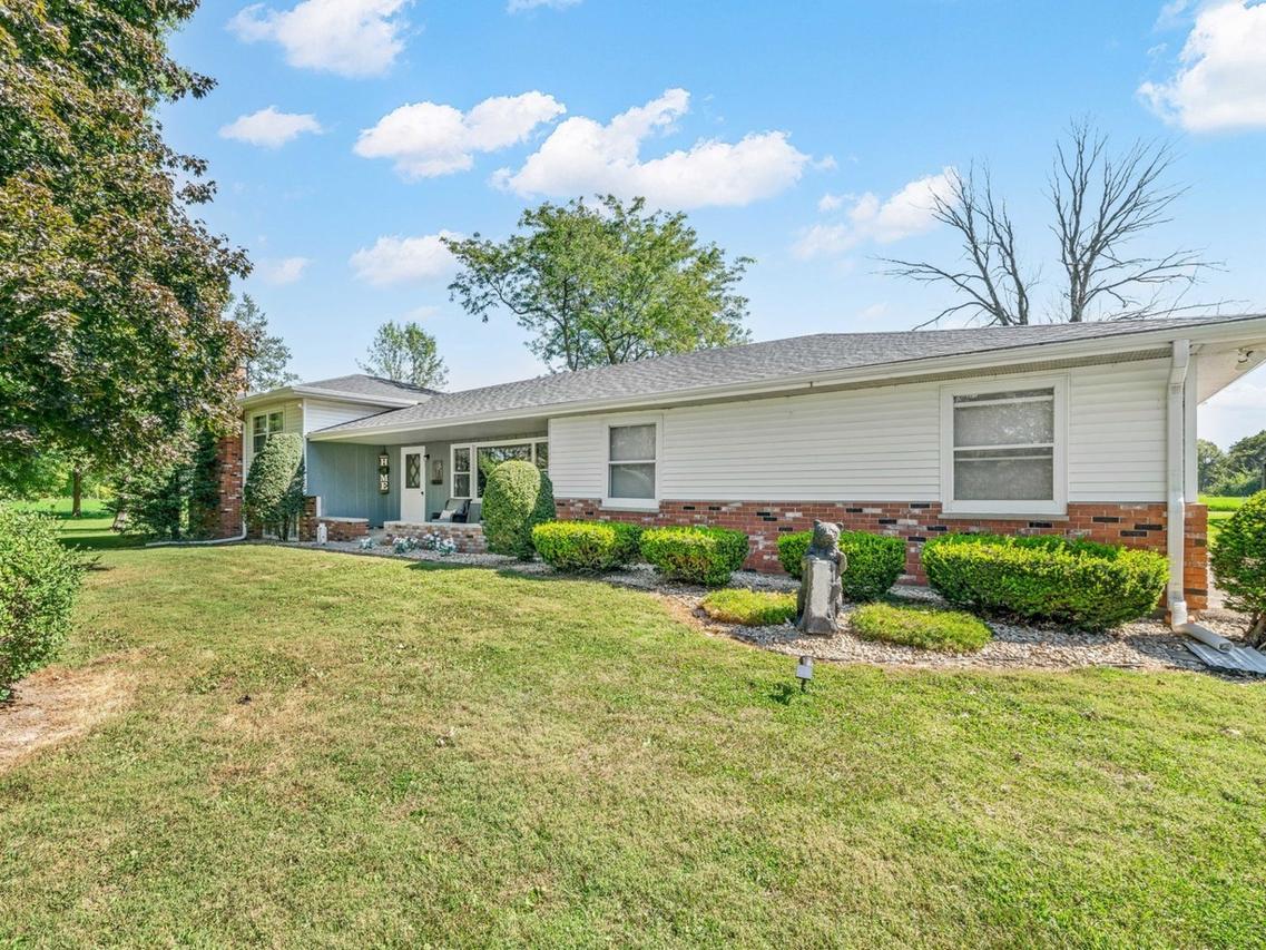 3918 E 550th Rd., Mendota, IL 61342