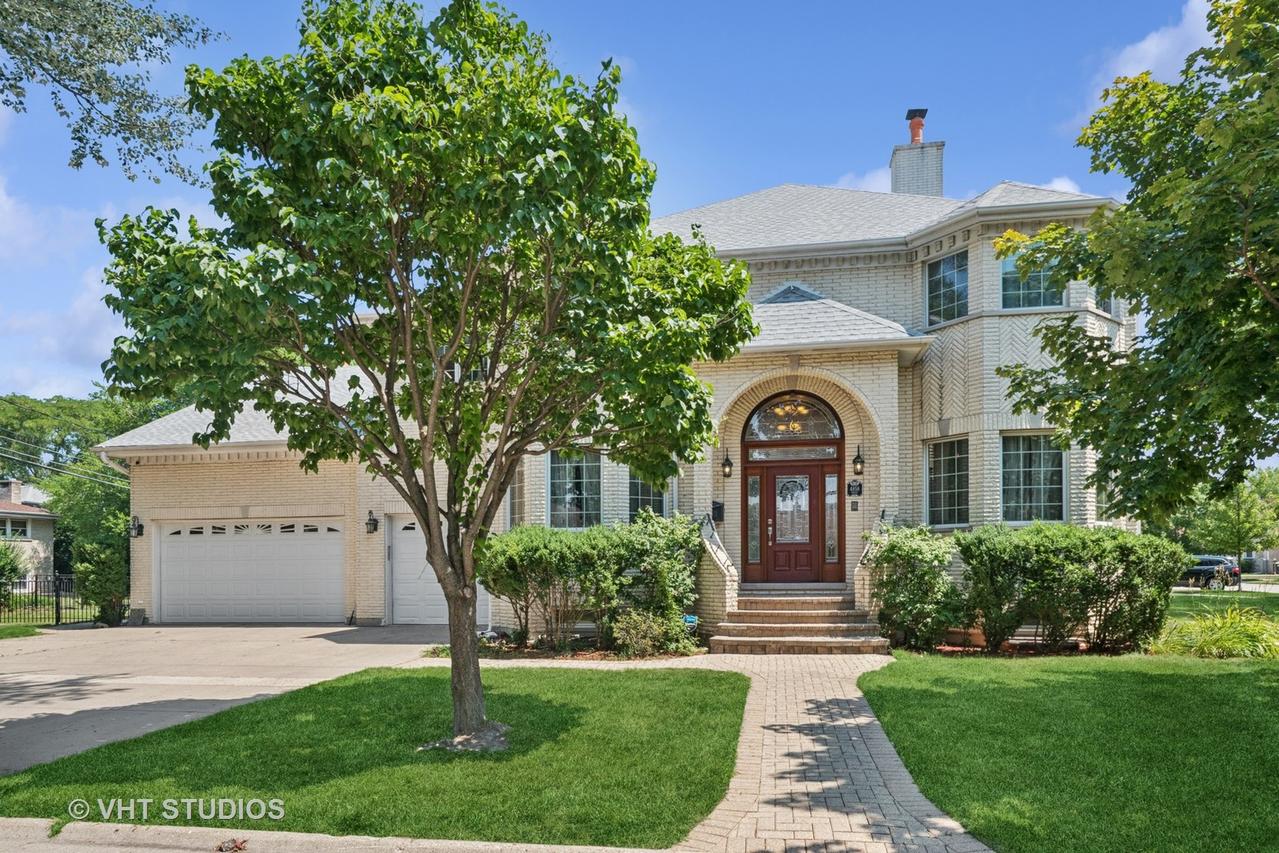 4858 W Chase Ave., Lincolnwood, IL 60712
