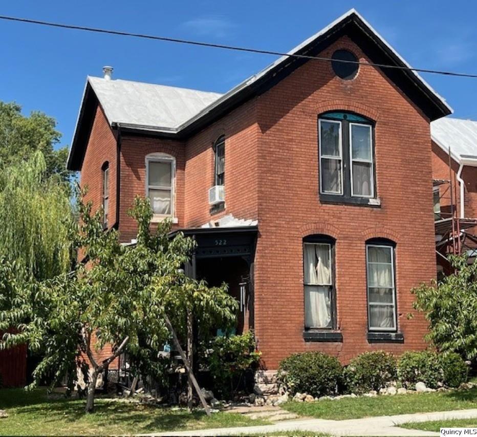 522 S 12th St., Quincy, IL 62301