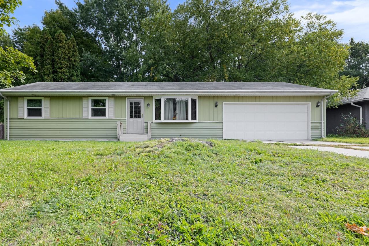 6151 Weathervane Ln., Machesney Park, IL 61115