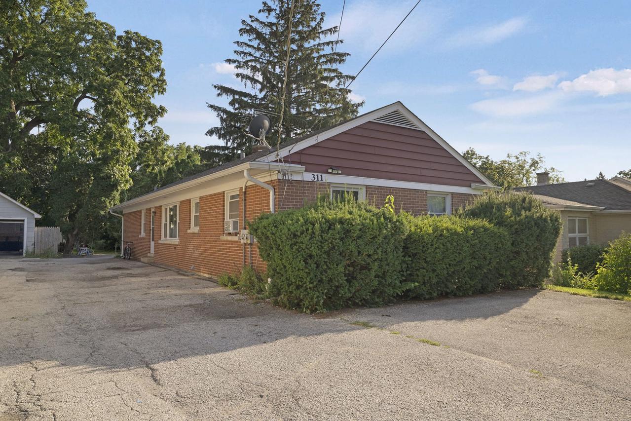 311 Prairie Ave., Highwood, IL 60040