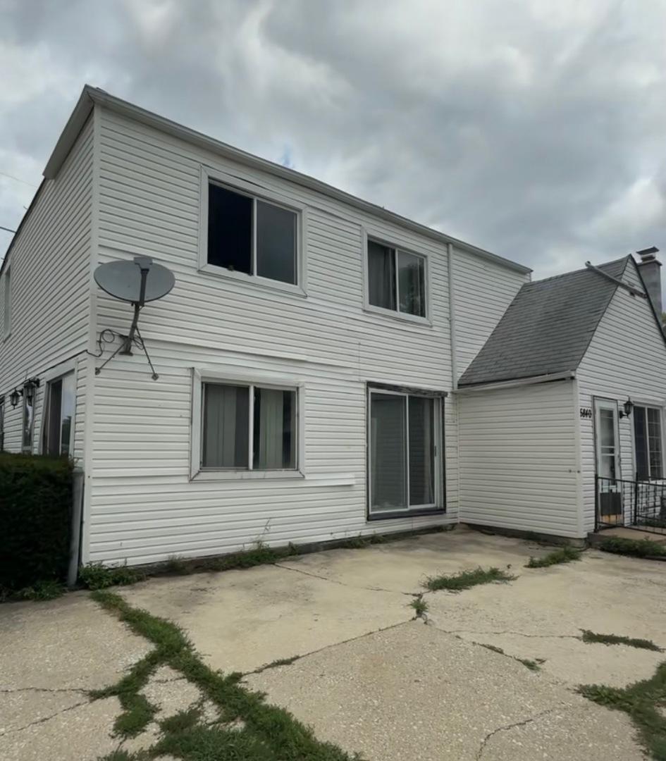 5840 W 90th St., Oak Lawn, IL 60453