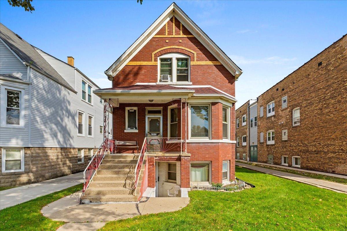 4912 W Cornelia Ave., Chicago, IL 60641