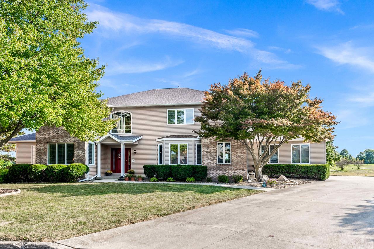 1902 Quail Run Cc Ct., Normal, IL 61761