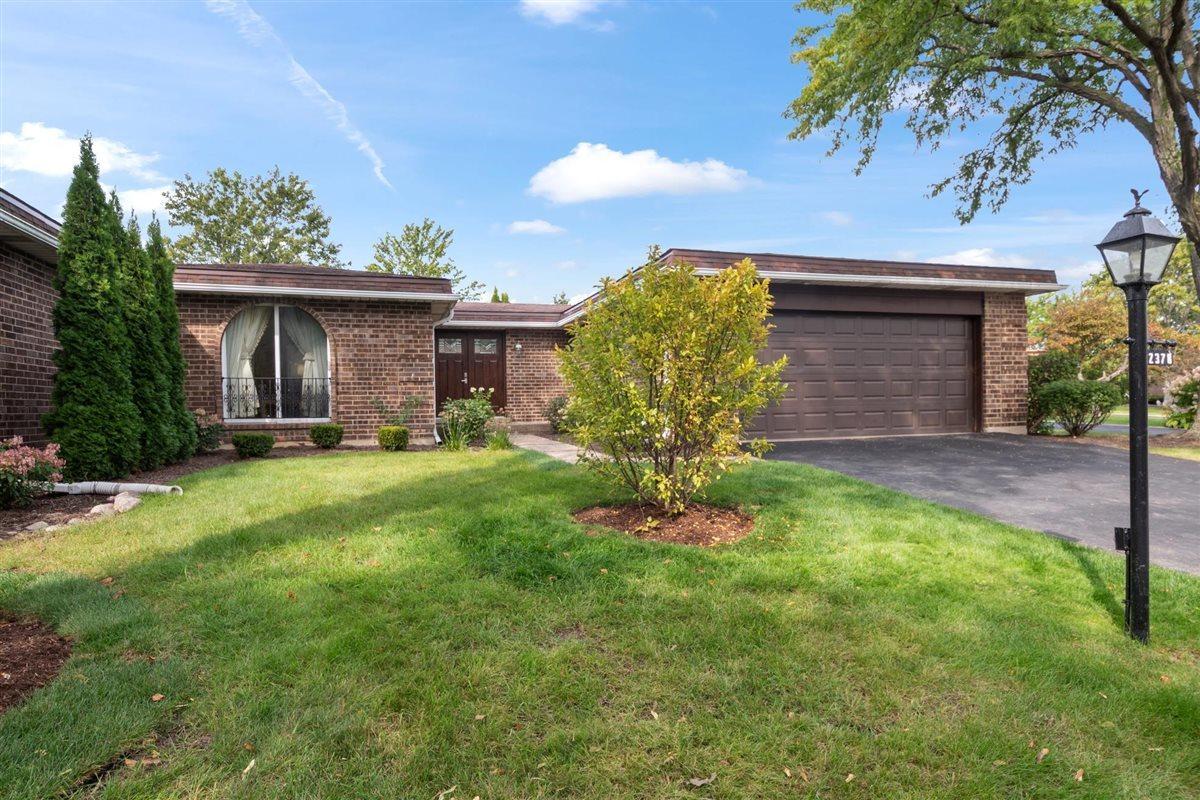 2378 Salceda Dr., Northbrook, IL 60062