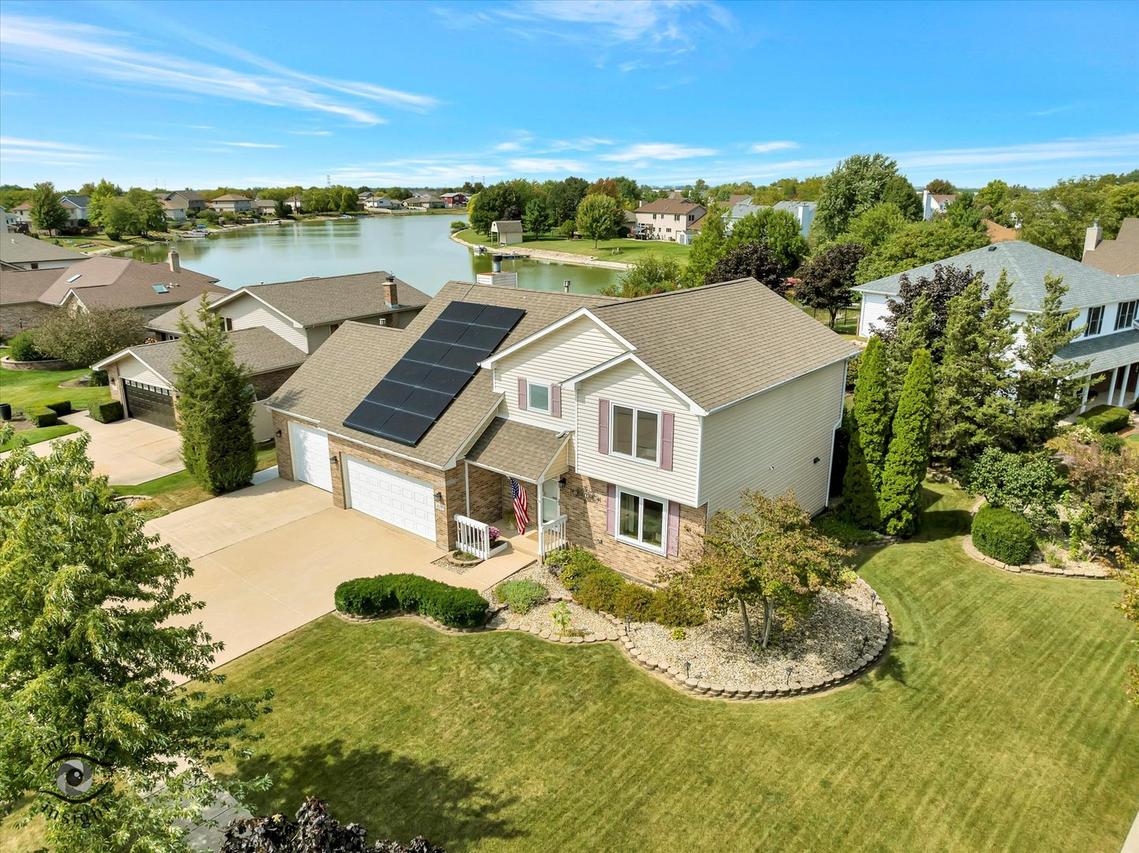 601 Edgewater Dr., Minooka, IL 60447