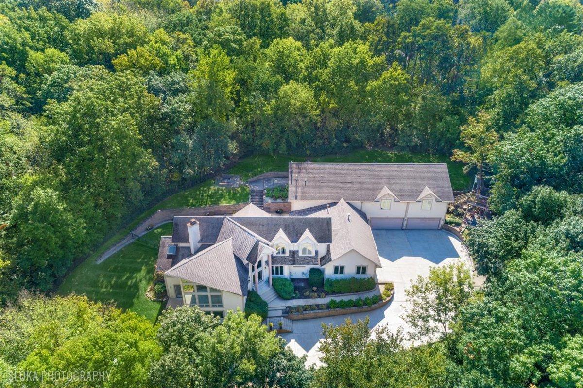 925 N River Rd., Algonquin, IL 60102