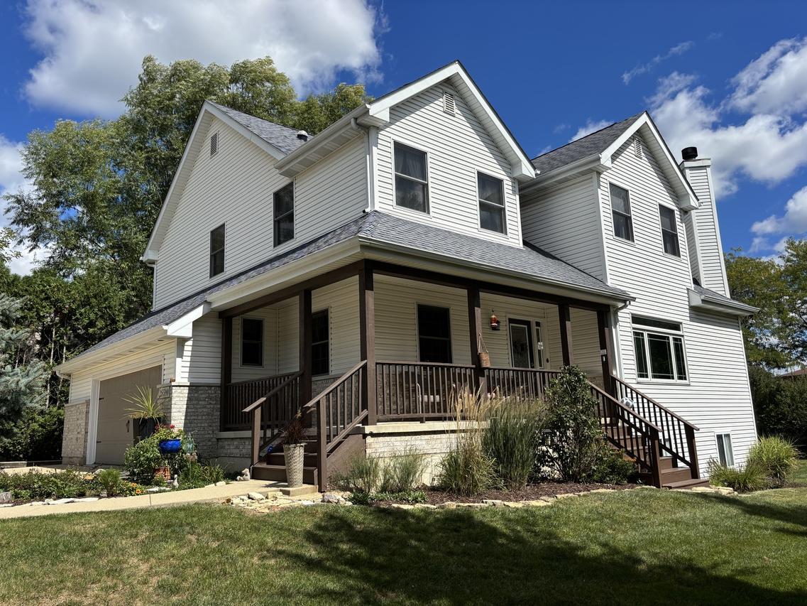 2S590 Seraph Holmes Ct., Warrenville, IL 60555